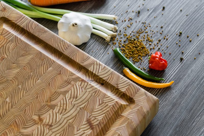 Larch Wood Cutting Board Carver