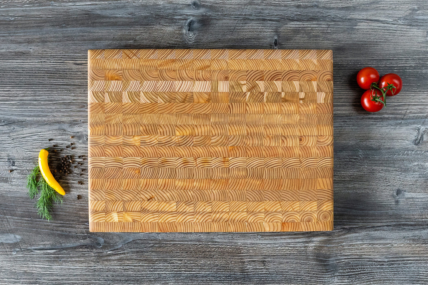 Larch Wood Cutting Board Mediu
