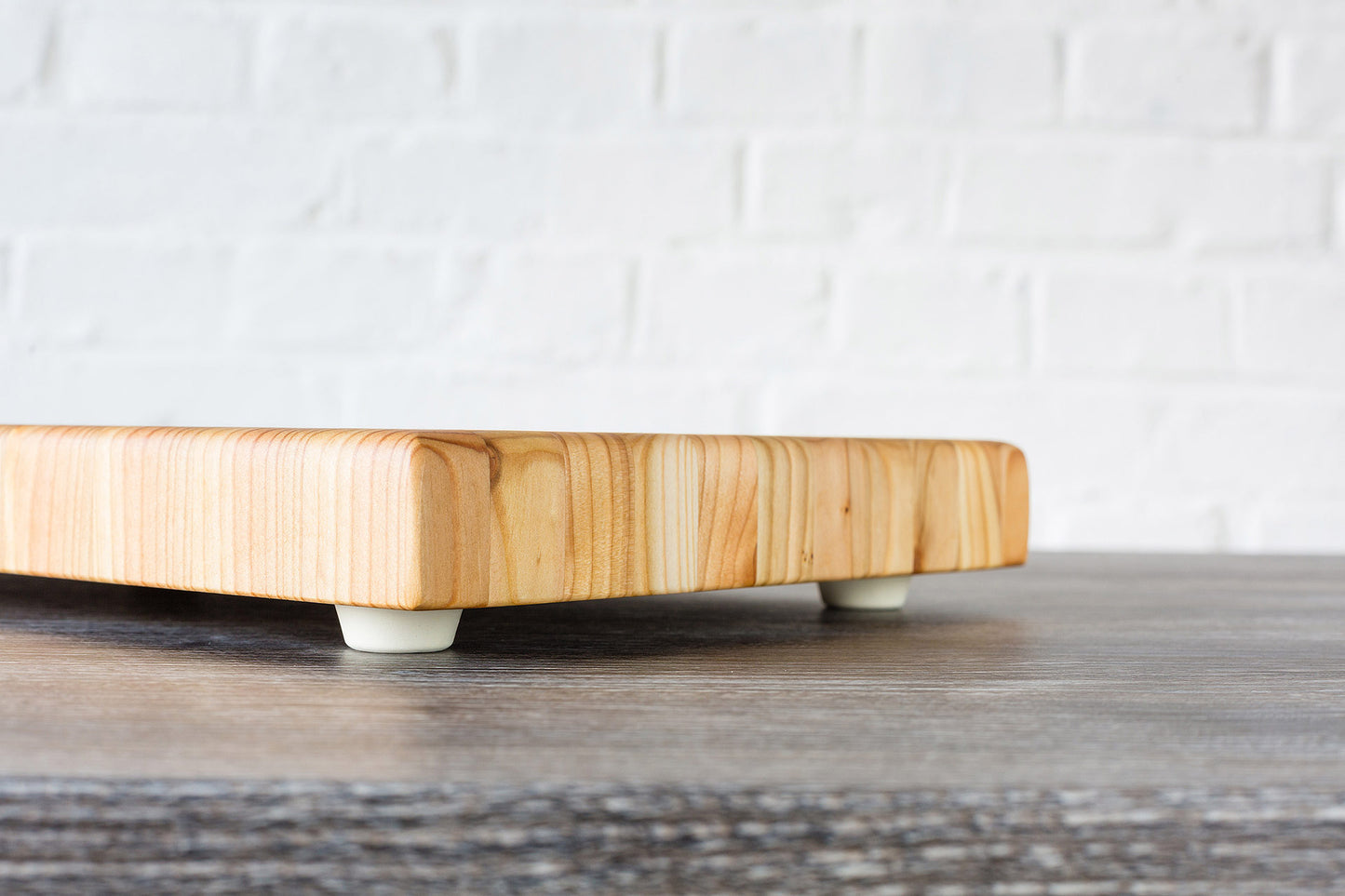 Larch Wood Cutting Board One-Hand - Medium