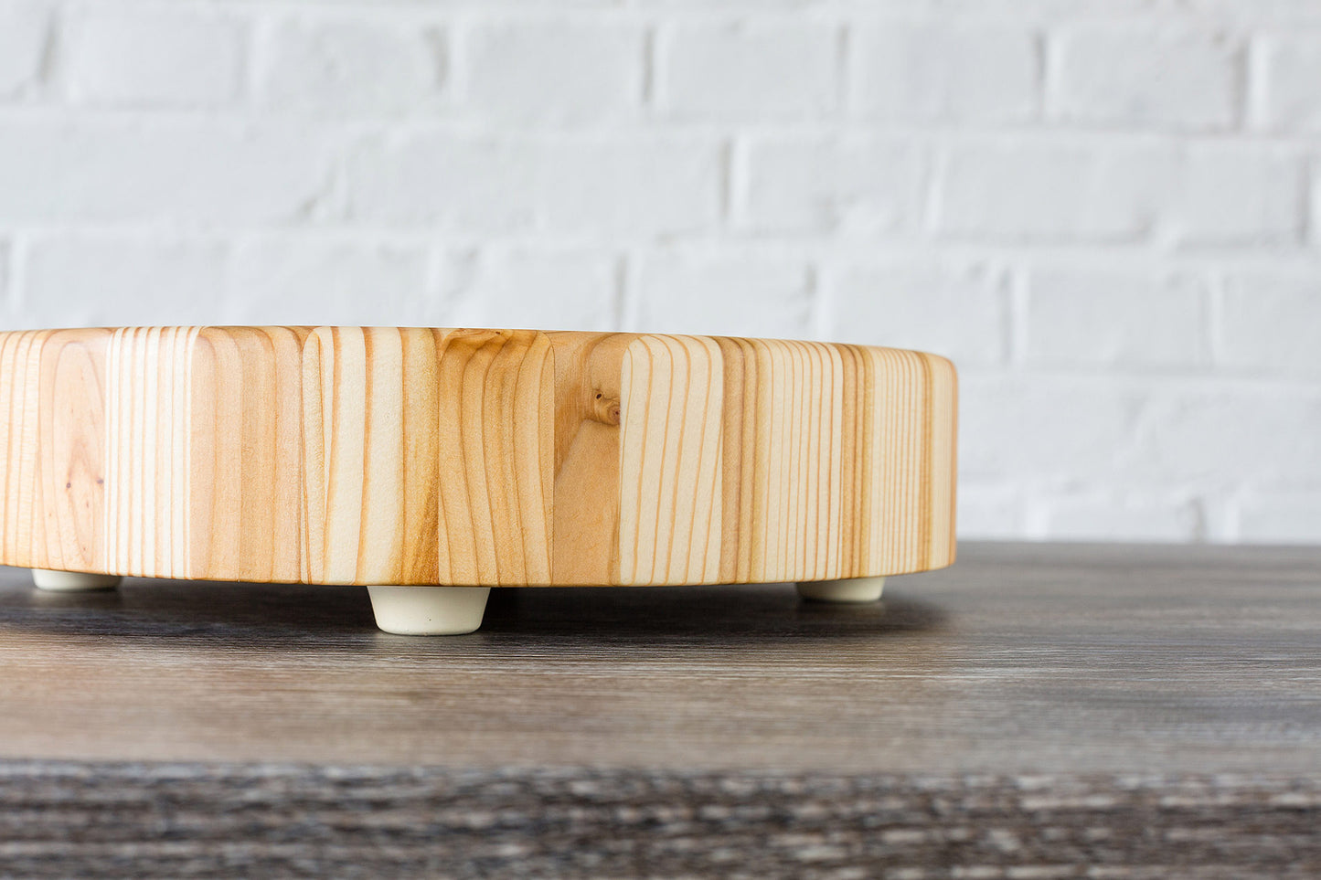 Larch Wood Cutting Cheese Board Round